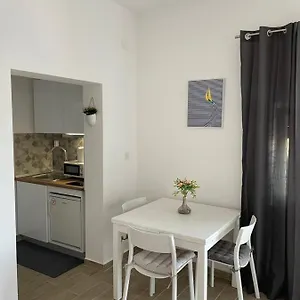 apartments-anka-pag.hotelinzadar.com/