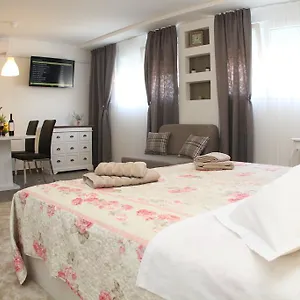 studio-apartments-mirakul.splithotels.org/